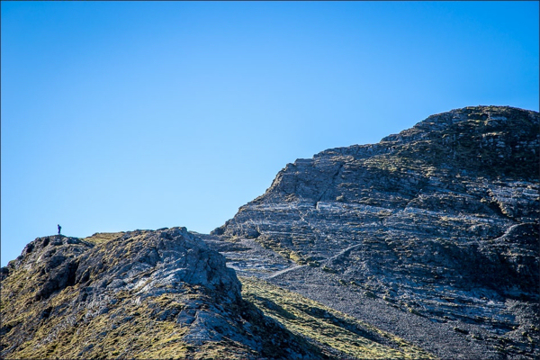 The path running across Hopegill Head Crags  (www.andrewswalks.co.uk)